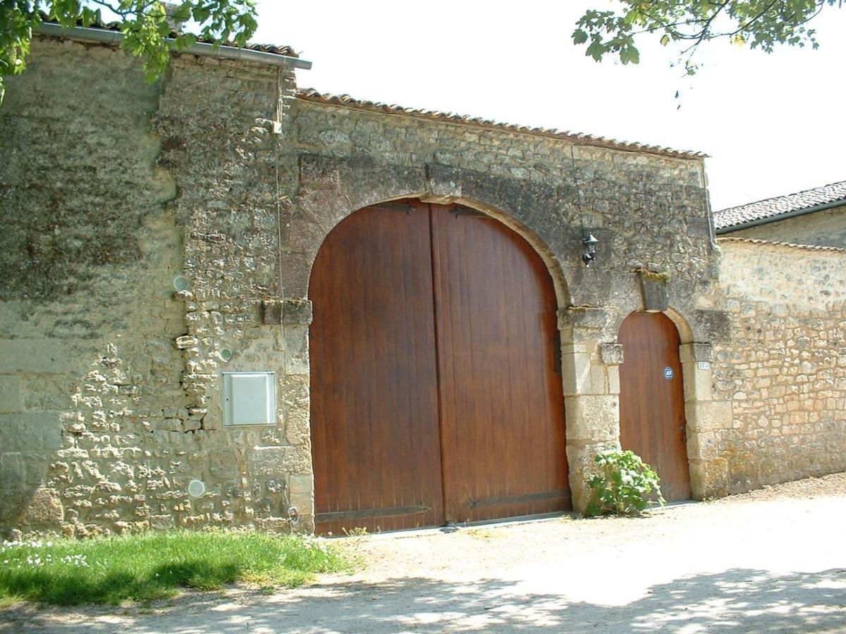 Bed and Breakfast La Laiterie Du Logis Chaniers Экстерьер фото