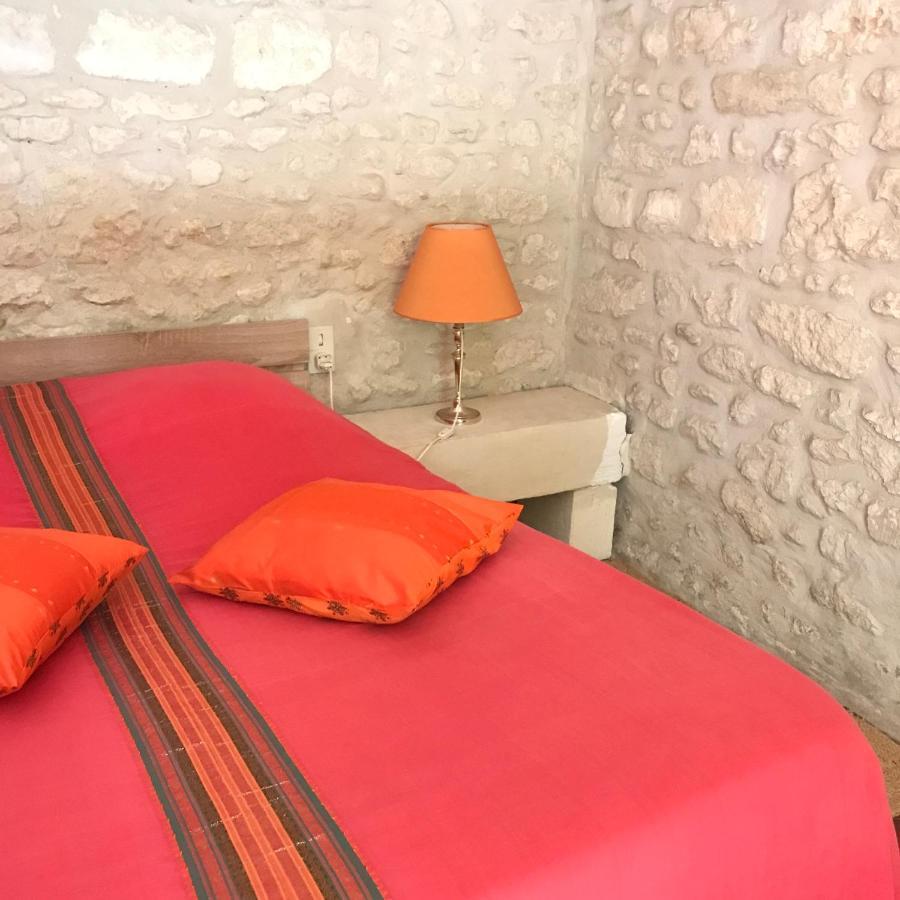Bed and Breakfast La Laiterie Du Logis Chaniers Экстерьер фото